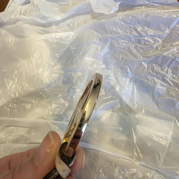 Michael Kors MK logo bag charm with a beige leather strap - Picture 8 of 9